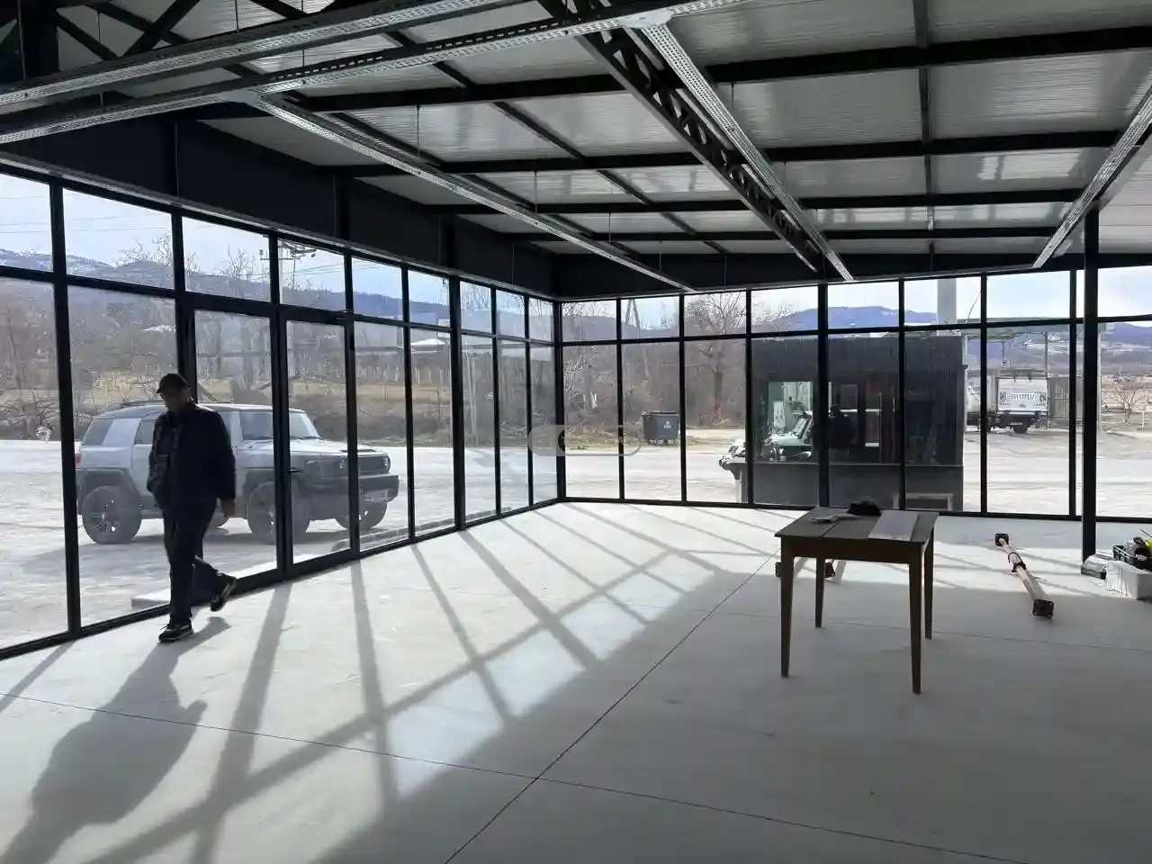 ქირავდება კომერციული ფართი ვარდისუბანში